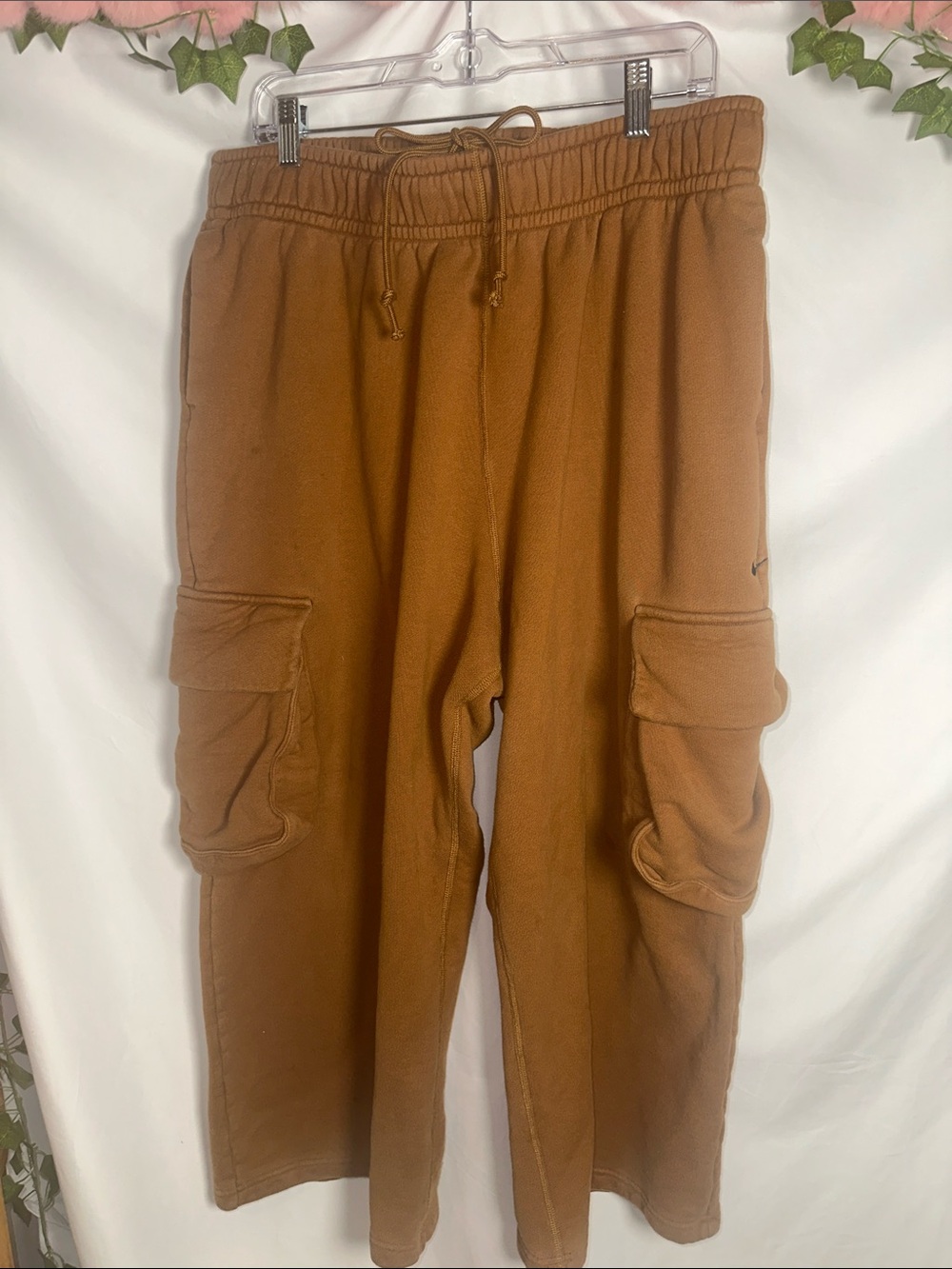 Nike cozy  Cargo Sweatpants in Warm Caramel